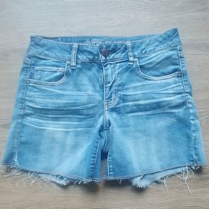 American Eagle Super stretch shorts size 10